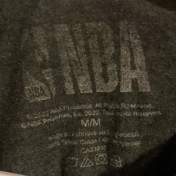 2 BUNDLE Toronto Raptors and Chicago Bulls Vintage graphic Tees. - Picture 5 of 6